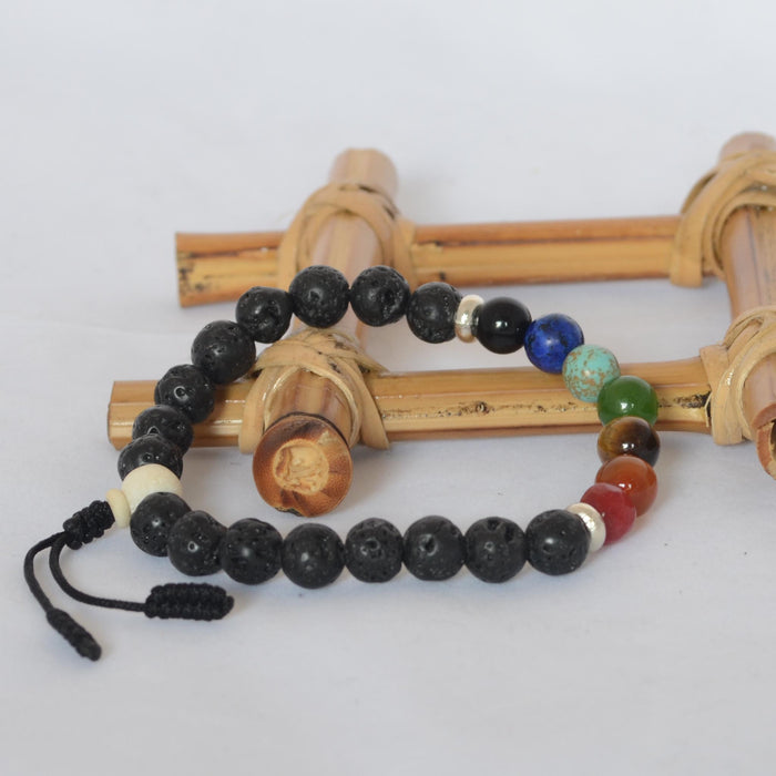 Pulsera Chakras y piedra volcánica - NALANDA | Tu motor de búsqueda interna